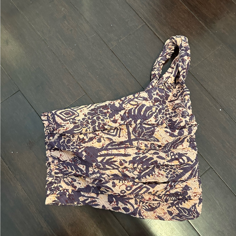 One Shoulder crop top